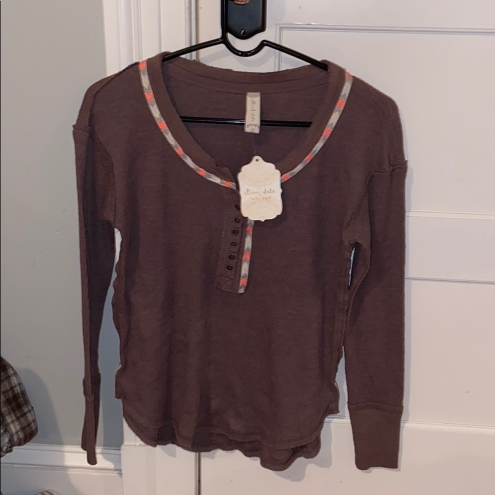Brown henley pattern top